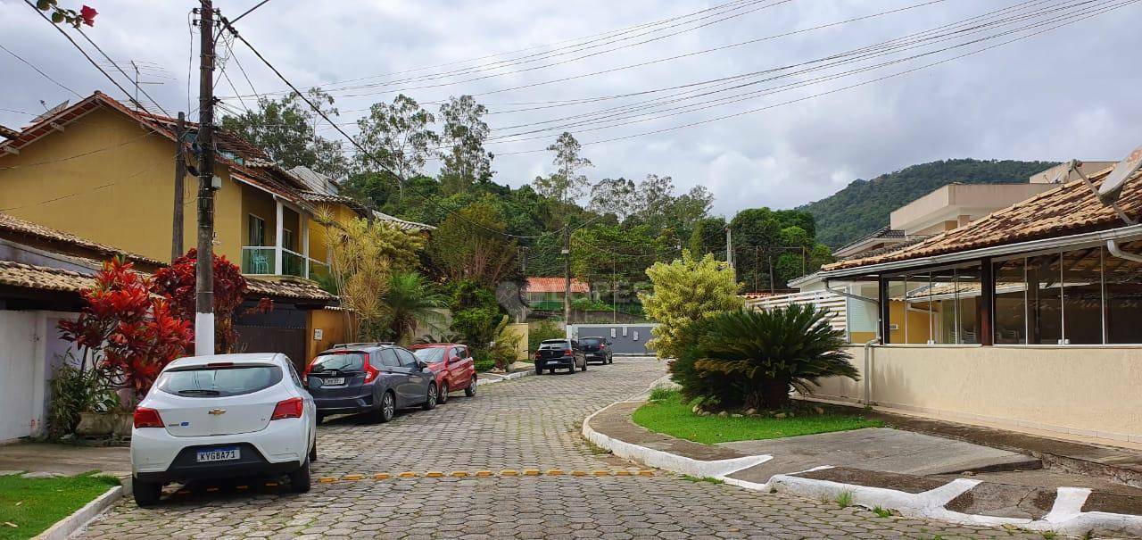 Casa de Condomínio à venda com 4 quartos, 250m² - Foto 42