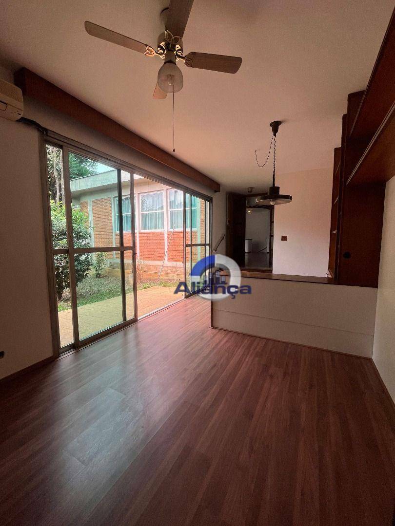 Casa à venda com 4 quartos, 332m² - Foto 15