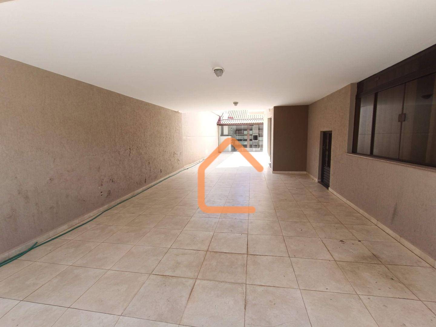 Casa para alugar com 4 quartos, 378m² - Foto 36