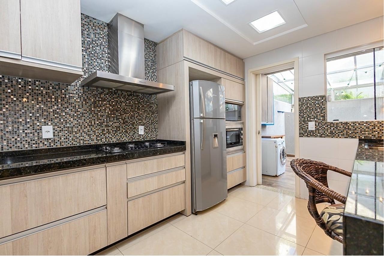 Casa à venda com 3 quartos, 184m² - Foto 8