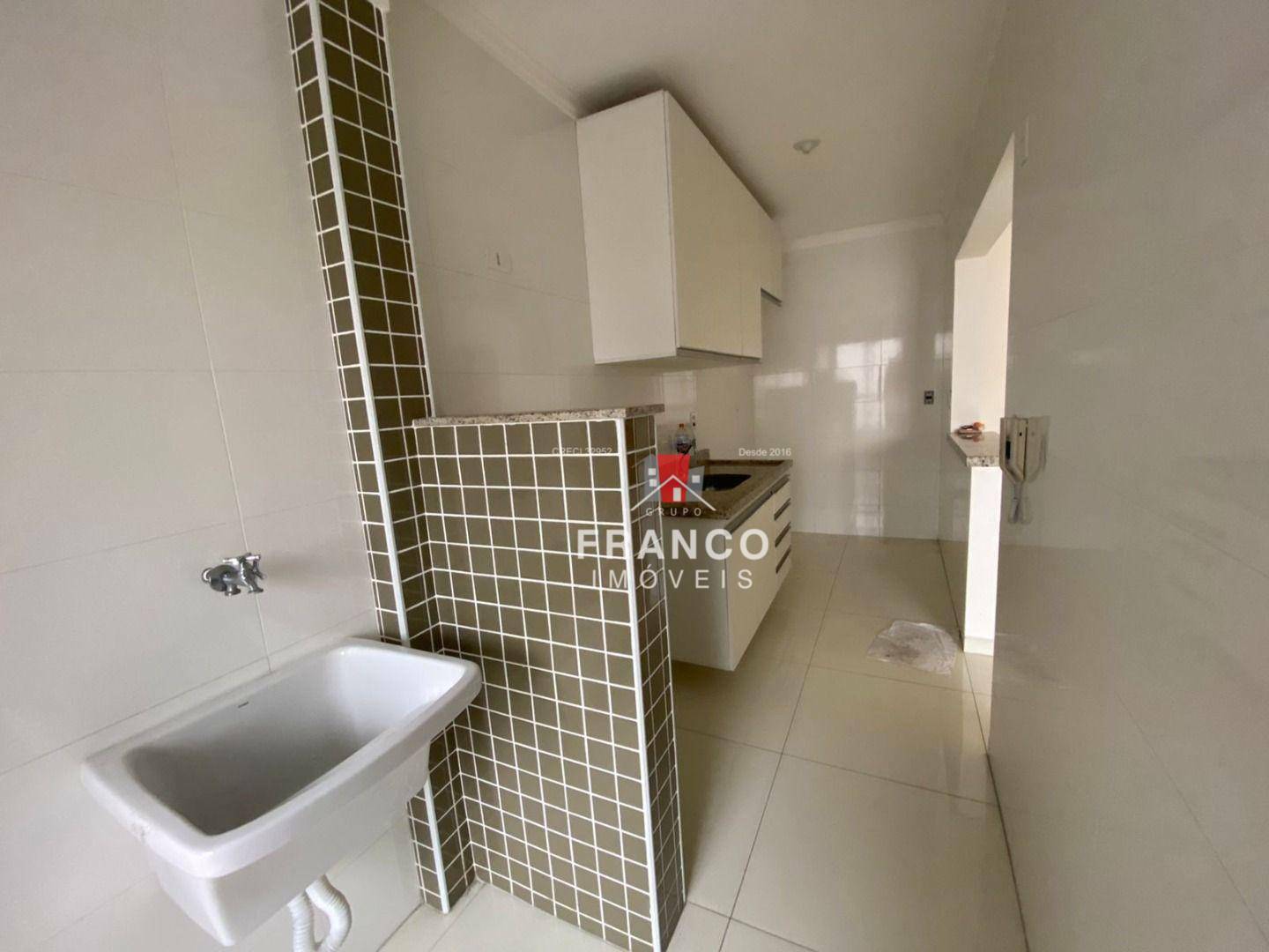 Apartamento à venda com 2 quartos, 75m² - Foto 11