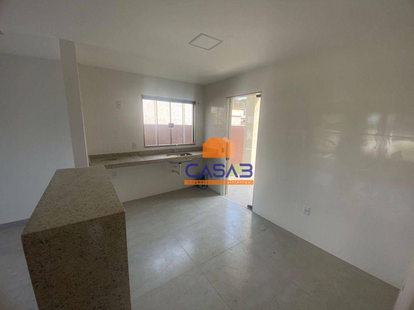 Casa à venda com 2 quartos, 70m² - Foto 4