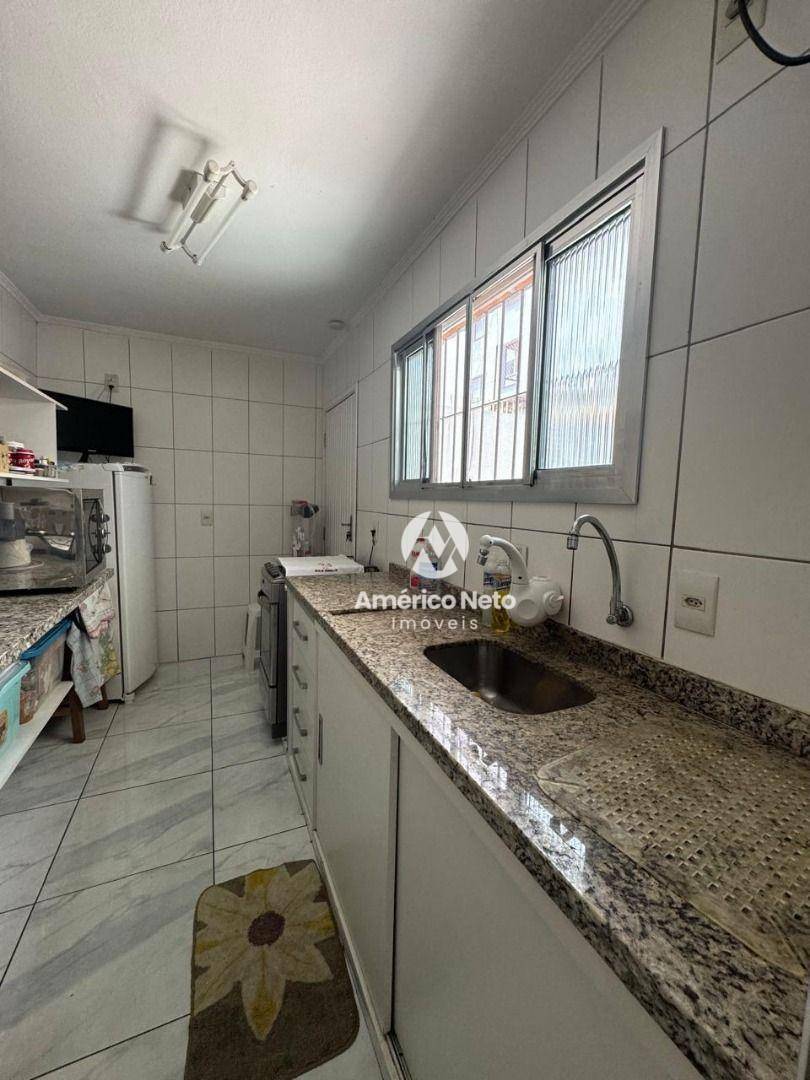 Sobrado à venda com 3 quartos, 220m² - Foto 14