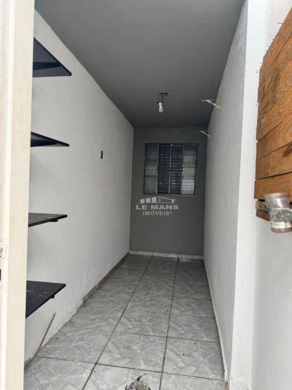 Casa à venda com 2 quartos, 85m² - Foto 14