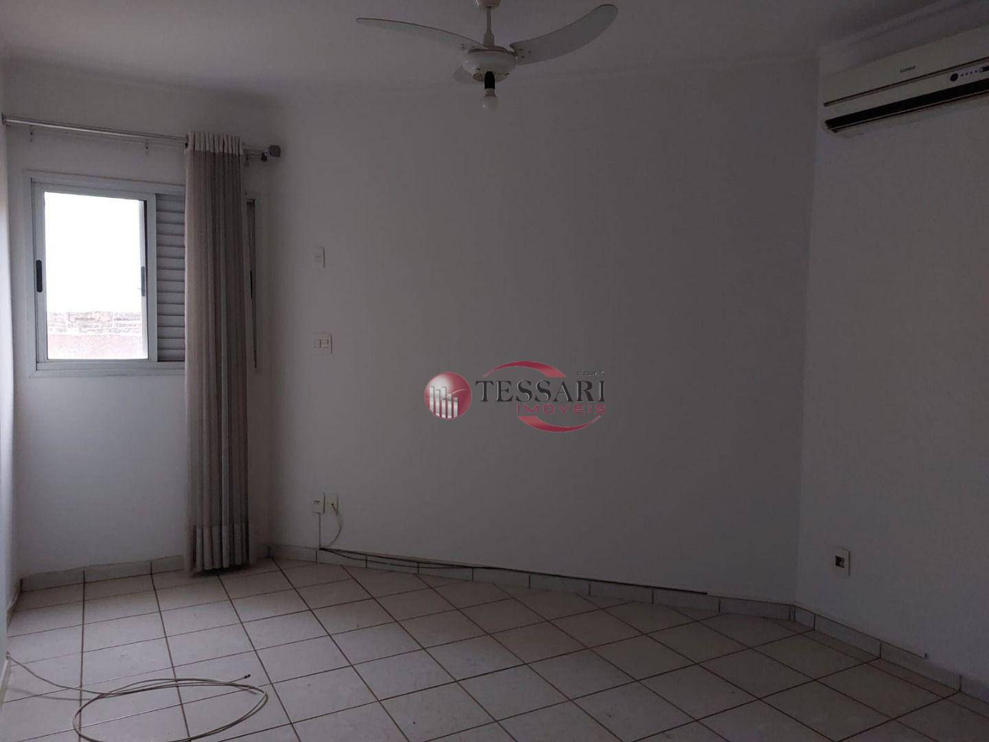 Apartamento para alugar com 3 quartos, 95m² - Foto 4