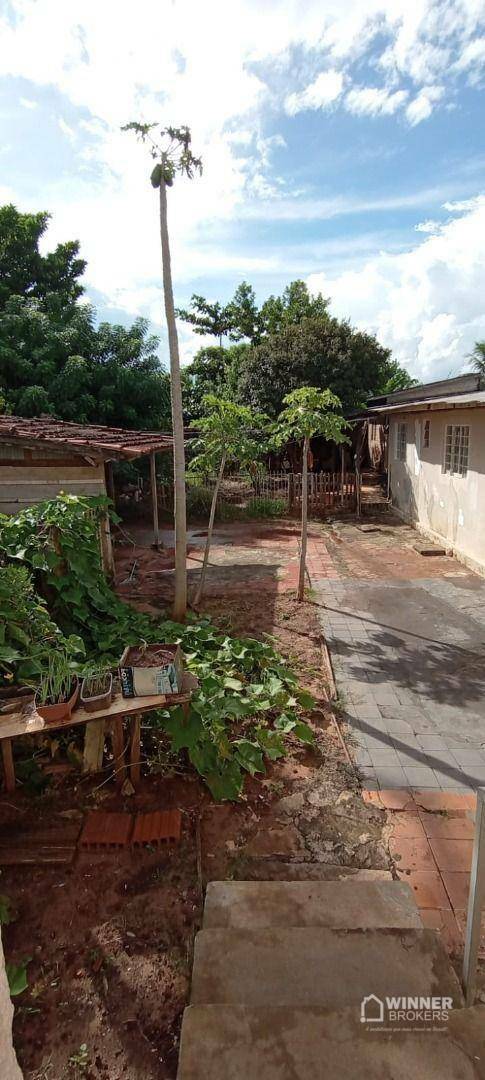 Casa à venda com 4 quartos, 220m² - Foto 14