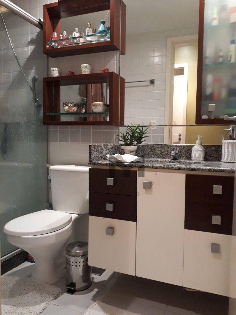 Apartamento à venda com 2 quartos, 70m² - Foto 12