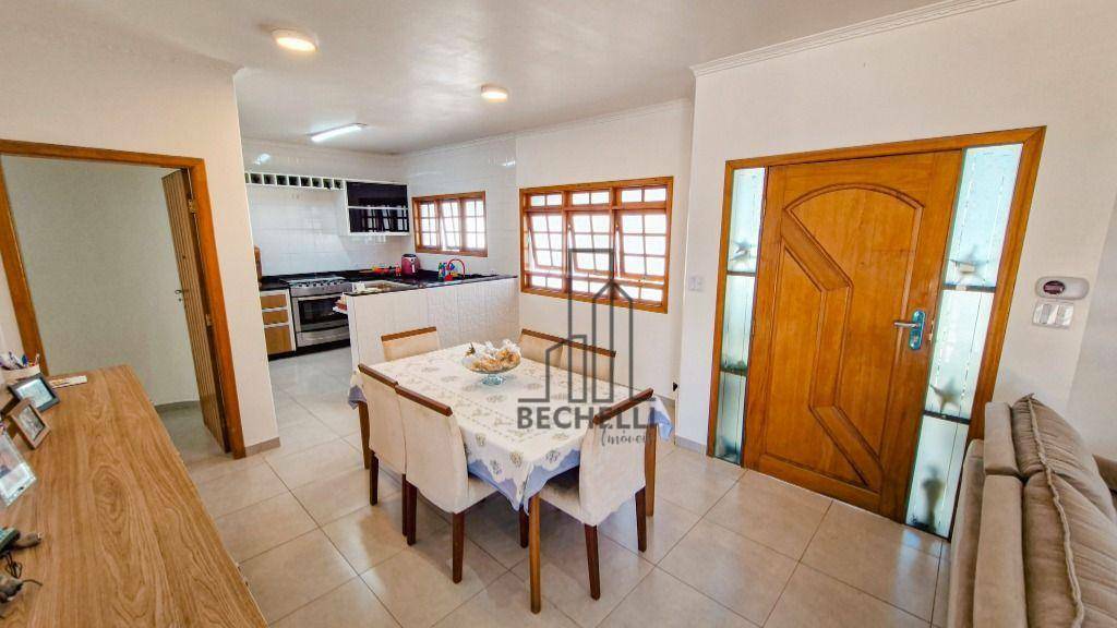 Casa à venda e aluguel com 5 quartos, 234m² - Foto 2