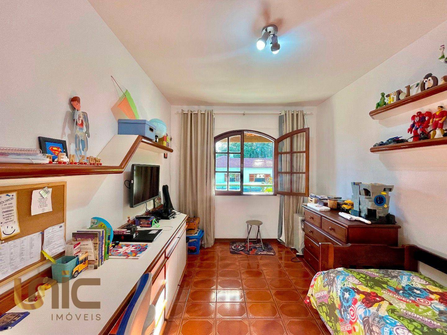 Casa à venda com 3 quartos, 300m² - Foto 14