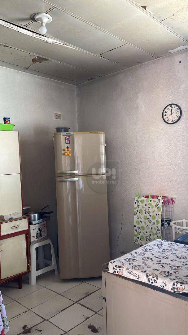 Casa à venda com 3 quartos, 50m² - Foto 28