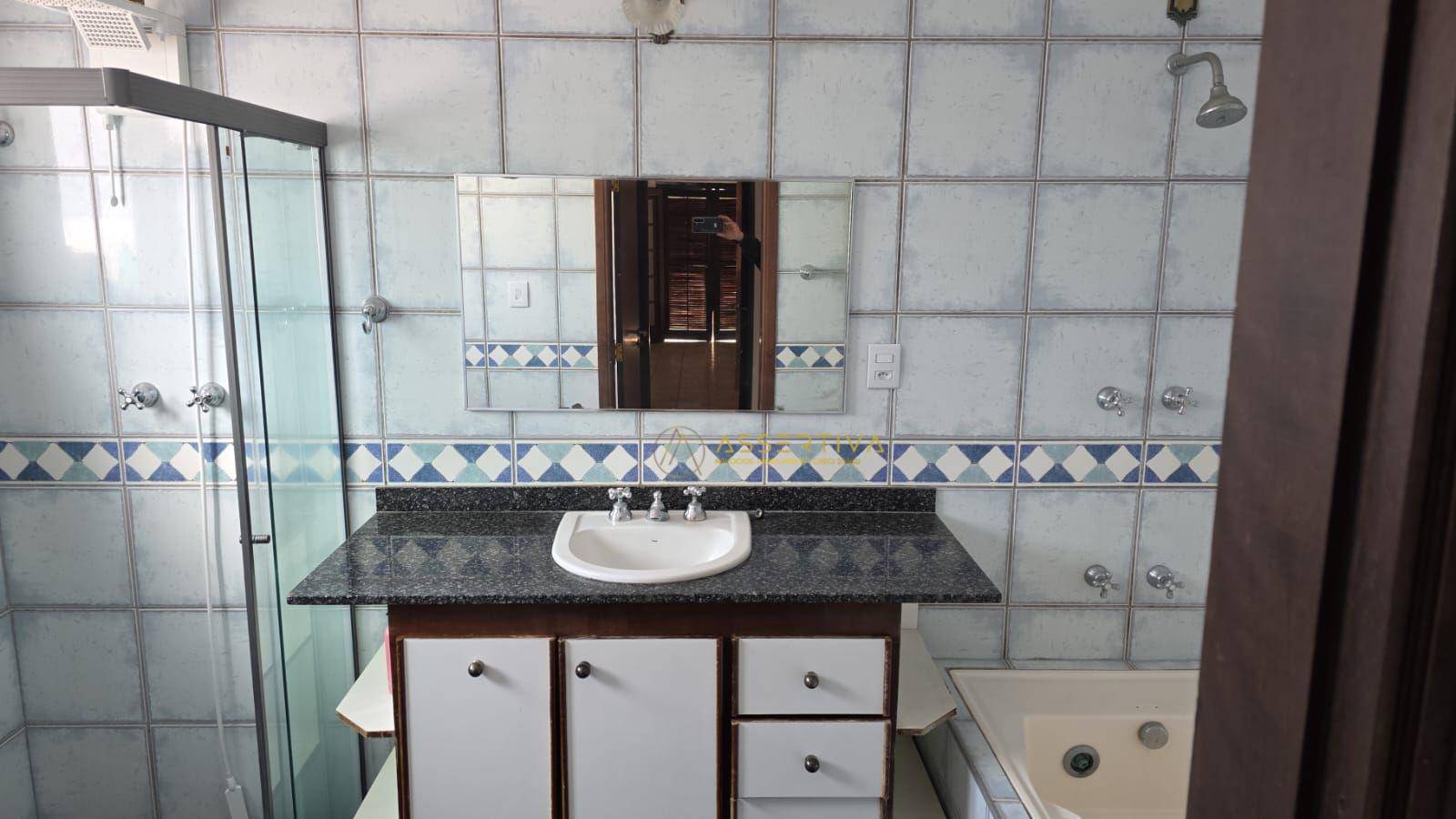 Casa de Condomínio para alugar com 4 quartos, 380m² - Foto 12