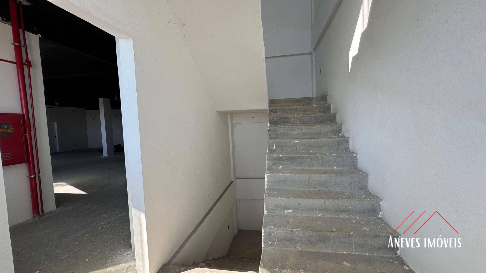 Prédio Inteiro para alugar, 1200m² - Foto 8