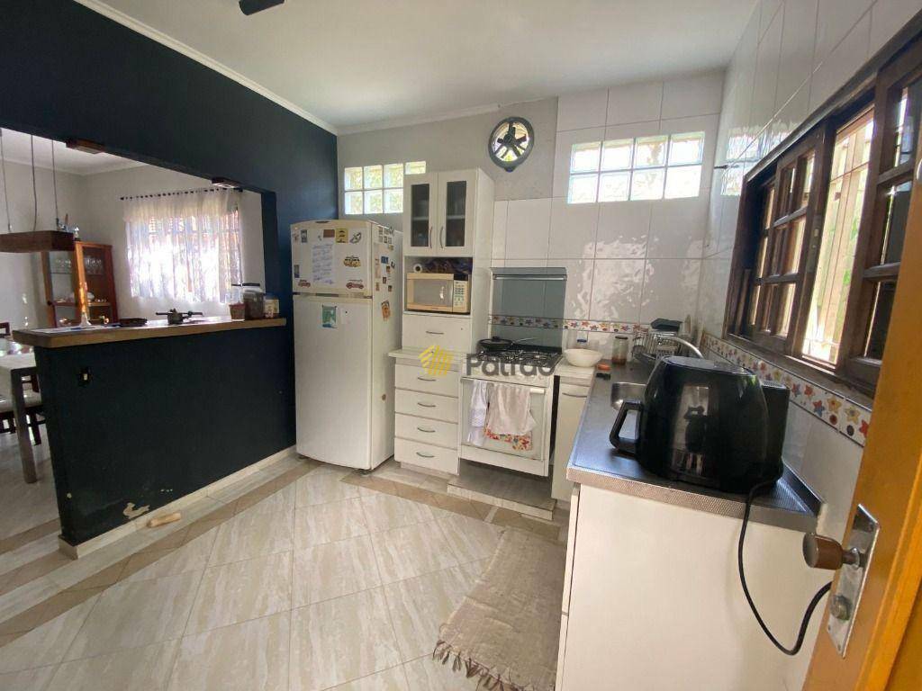 Casa à venda com 2 quartos, 169m² - Foto 1