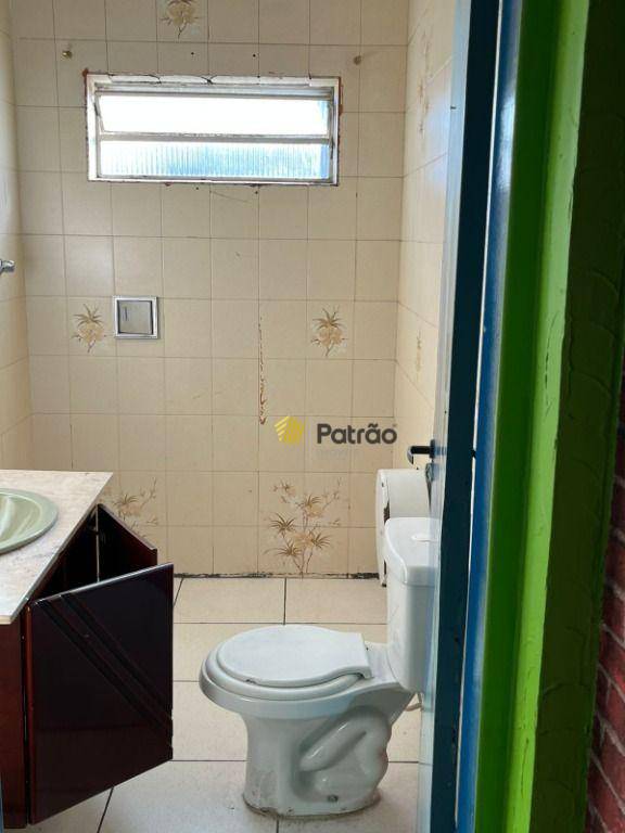 Casa para alugar com 3 quartos, 420m² - Foto 17