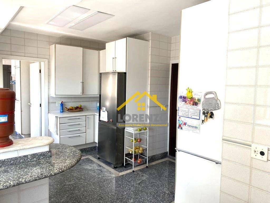 Apartamento à venda com 3 quartos, 225m² - Foto 8