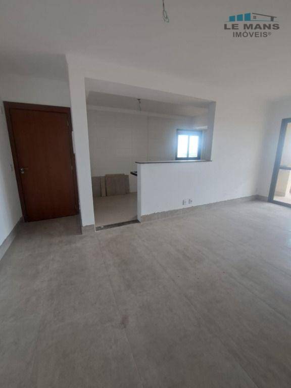 Apartamento à venda com 3 quartos, 85m² - Foto 1