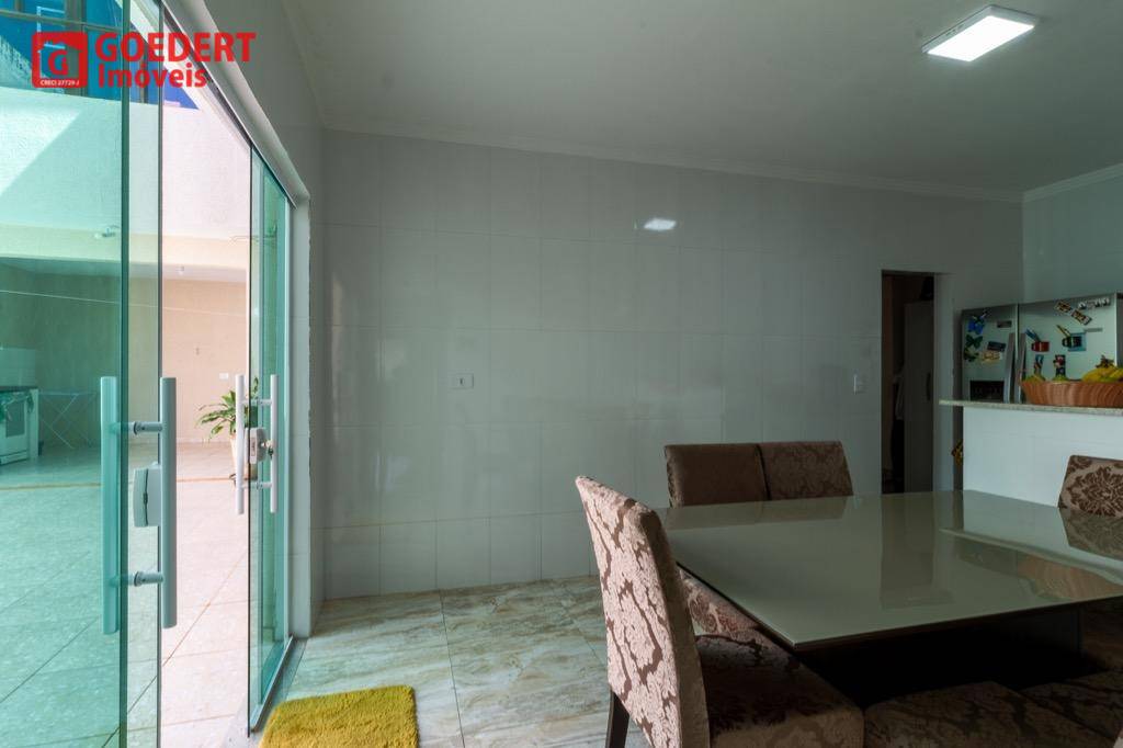 Casa à venda com 3 quartos, 150m² - Foto 22