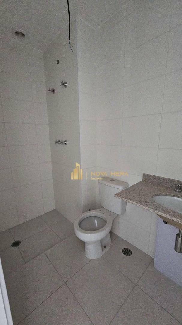 Apartamento à venda com 2 quartos, 67m² - Foto 3