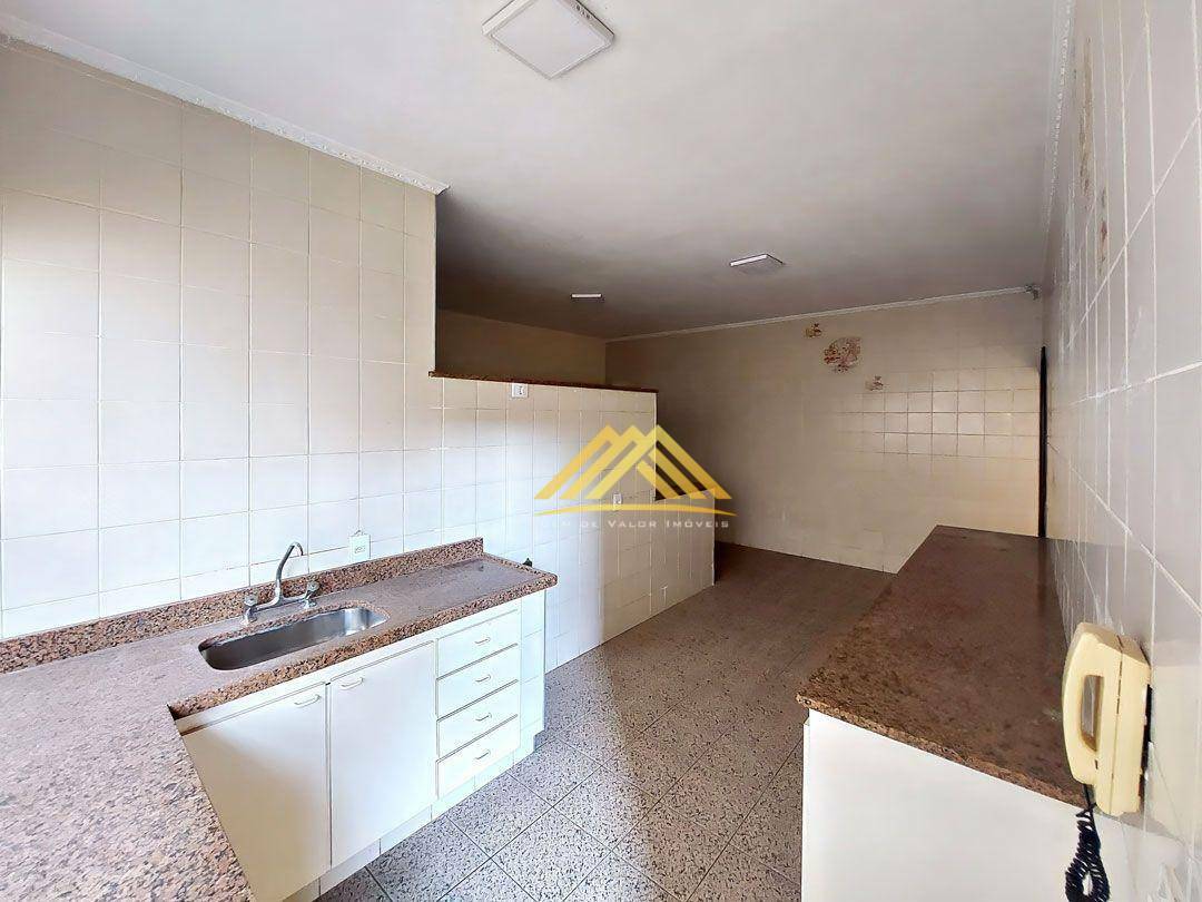 Casa à venda com 2 quartos, 224m² - Foto 25