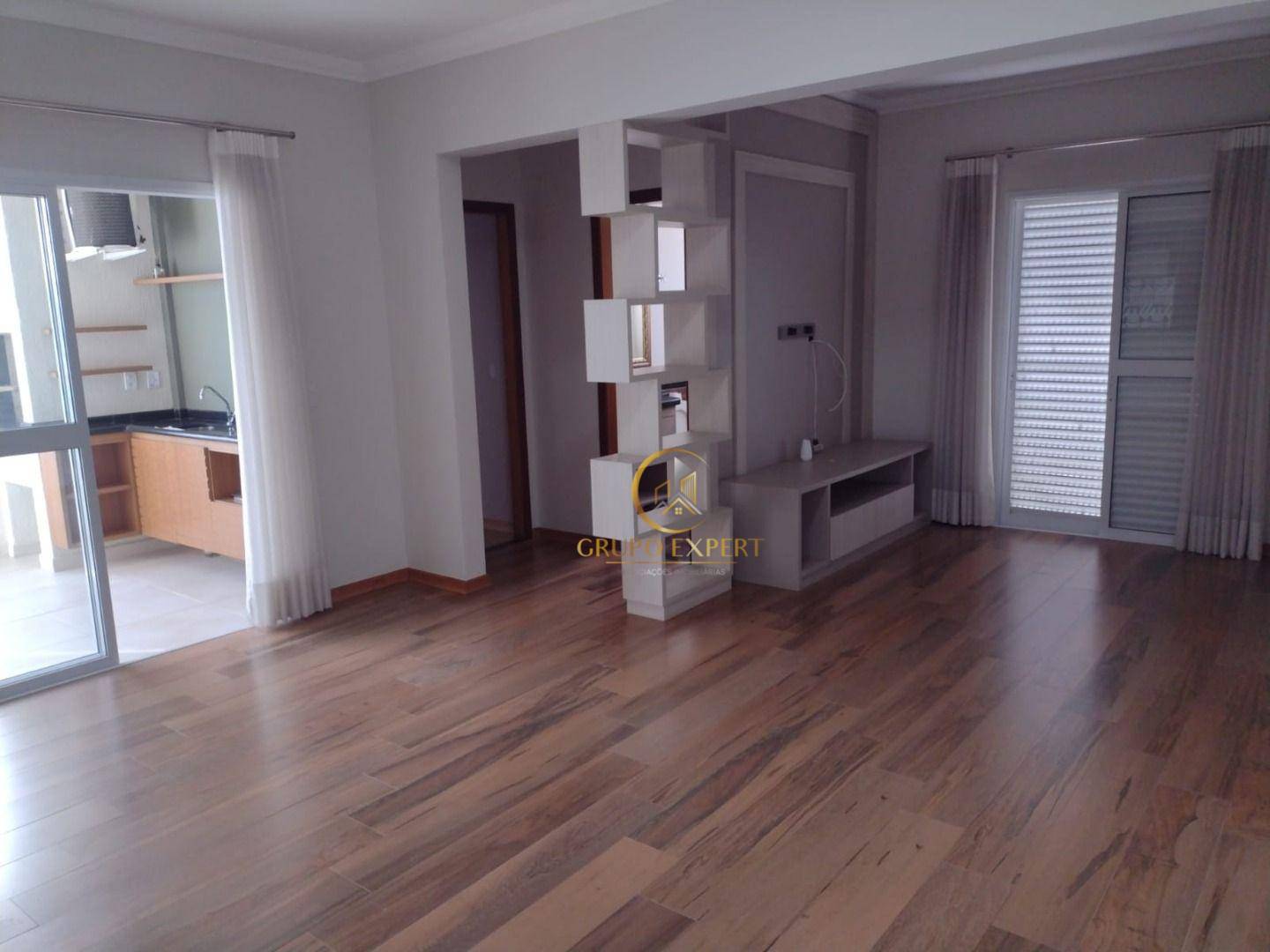 Apartamento à venda com 3 quartos, 150m² - Foto 1