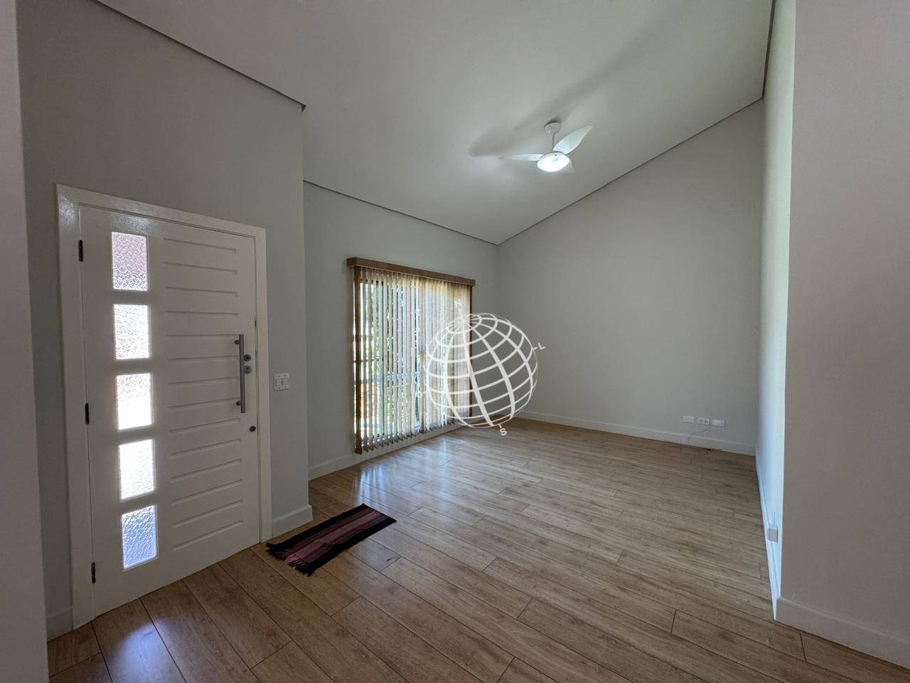 Casa de Condomínio para alugar com 3 quartos, 189m² - Foto 3