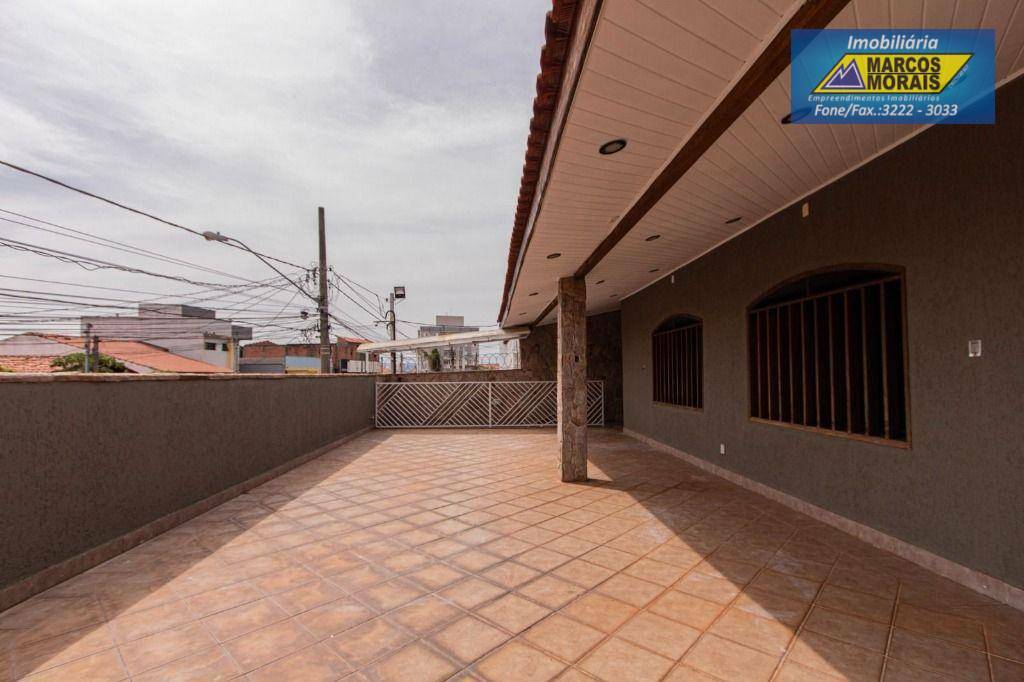 Casa à venda e aluguel com 4 quartos, 375m² - Foto 20