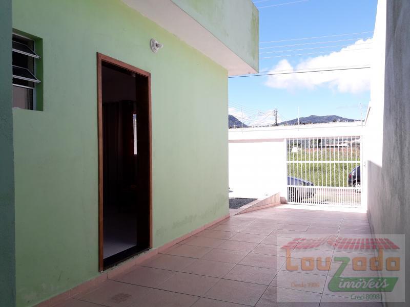 Casa à venda com 2 quartos, 210m² - Foto 4