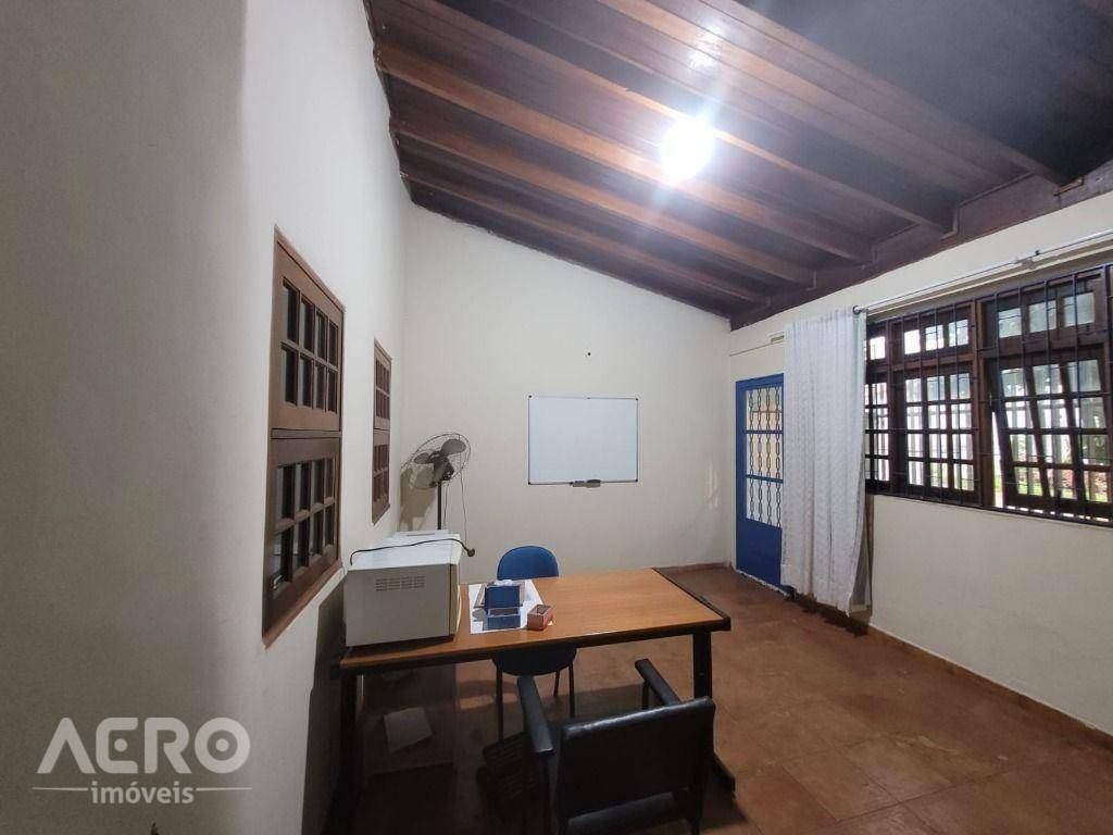 Casa à venda com 3 quartos, 287m² - Foto 13