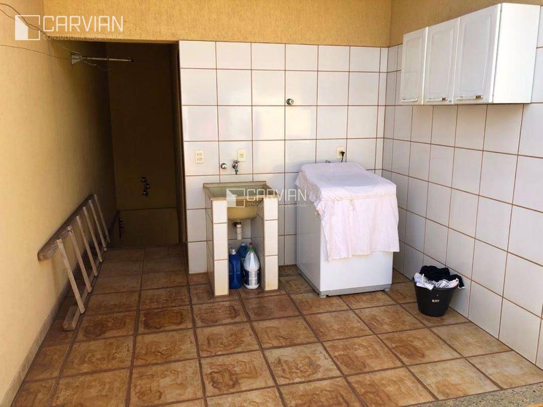 Casa à venda com 4 quartos, 335m² - Foto 23