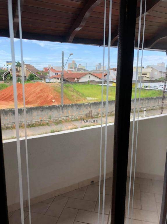 Casa para alugar com 4 quartos, 450m² - Foto 18