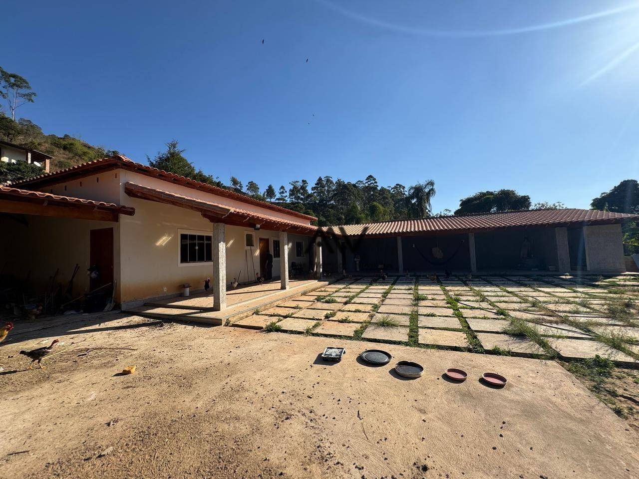 Chácara, 3 quartos, 4200 m² - Foto 1