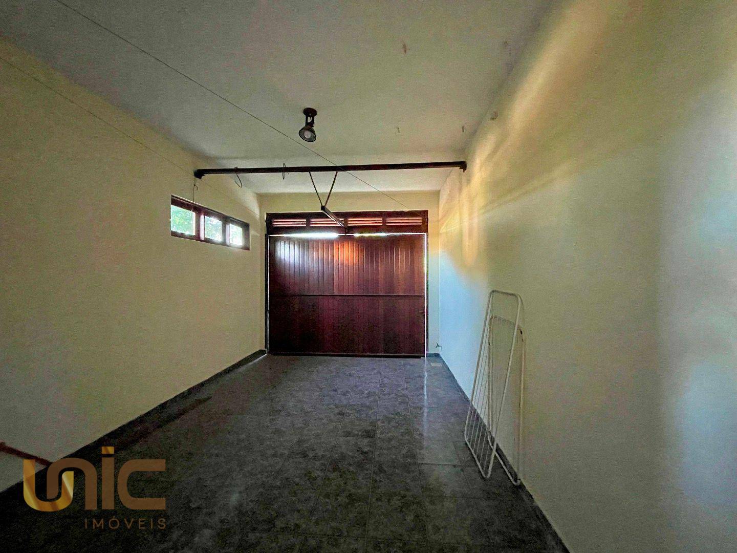 Casa de Condomínio à venda com 5 quartos, 212m² - Foto 11