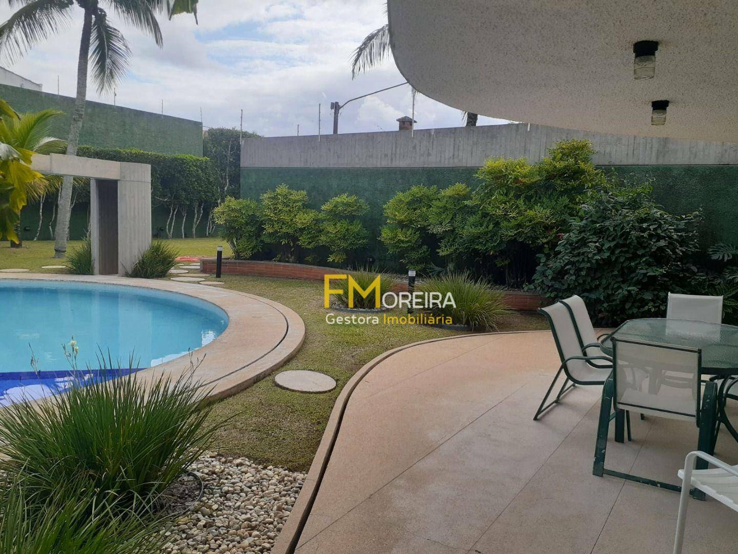 Casa à venda com 4 quartos, 350m² - Foto 1