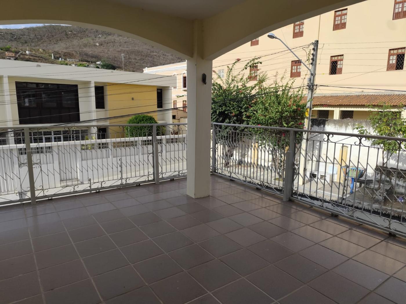 Casa para alugar com 3 quartos, 450m² - Foto 16