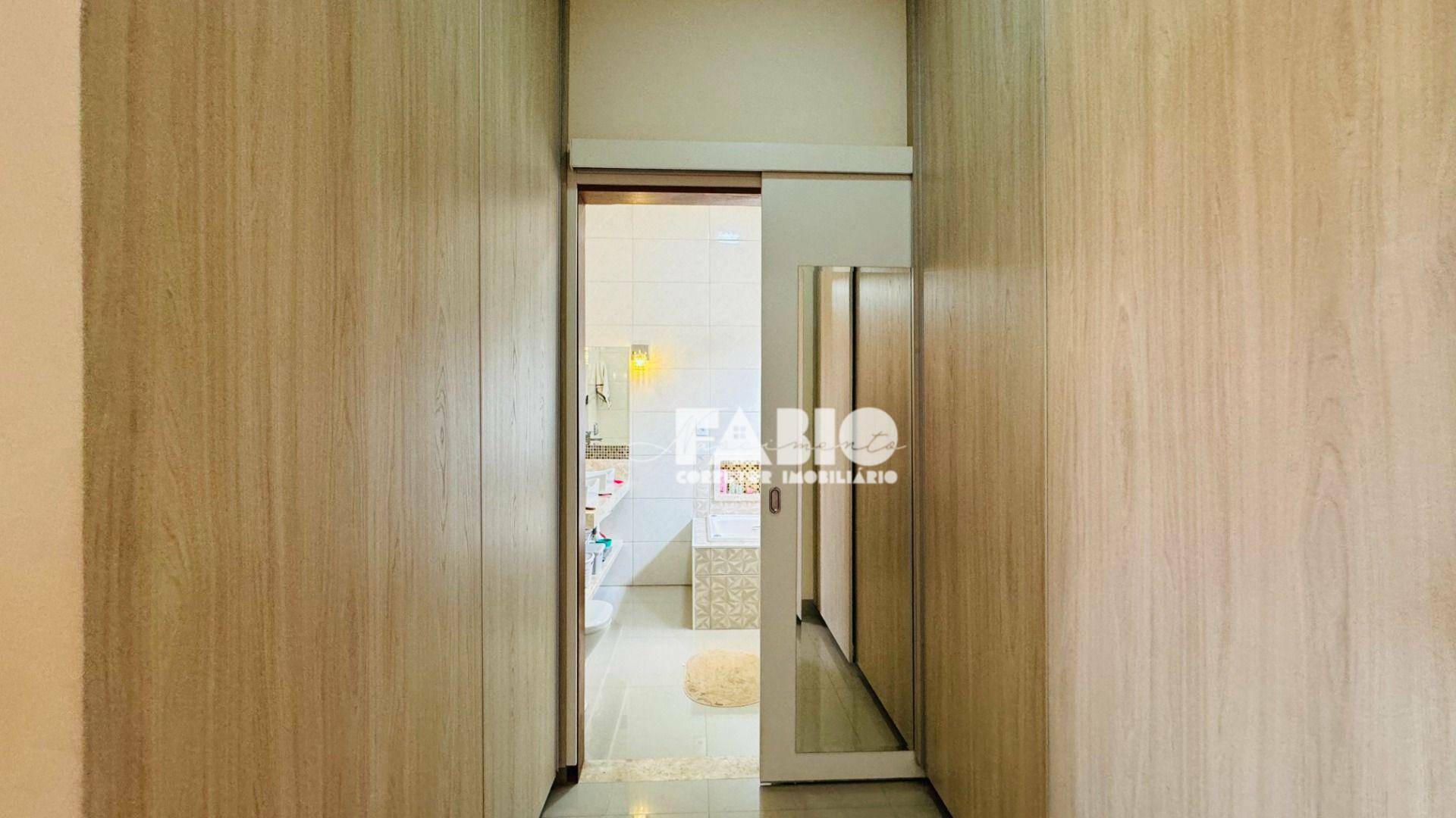 Casa de Condomínio à venda com 3 quartos, 240m² - Foto 31