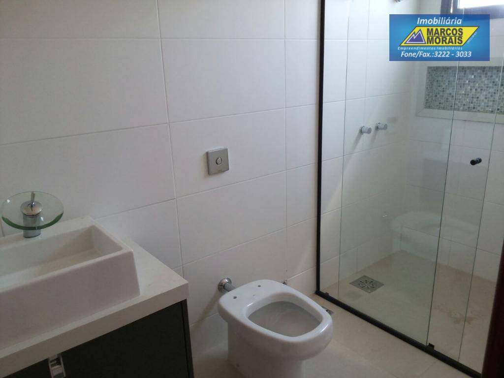 Casa de Condomínio à venda com 5 quartos, 400m² - Foto 3