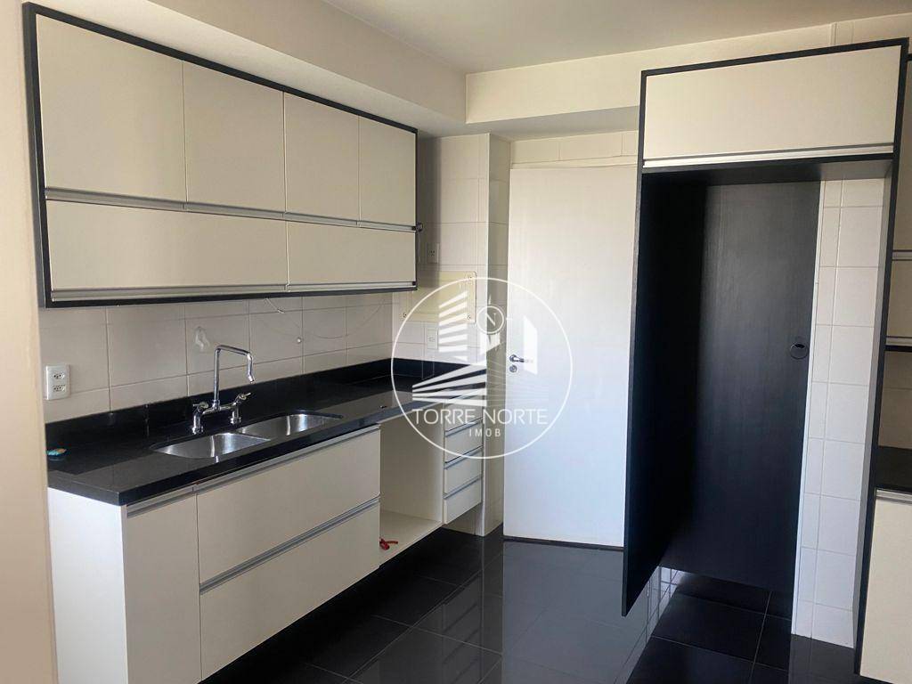 Apartamento à venda com 3 quartos, 176m² - Foto 3