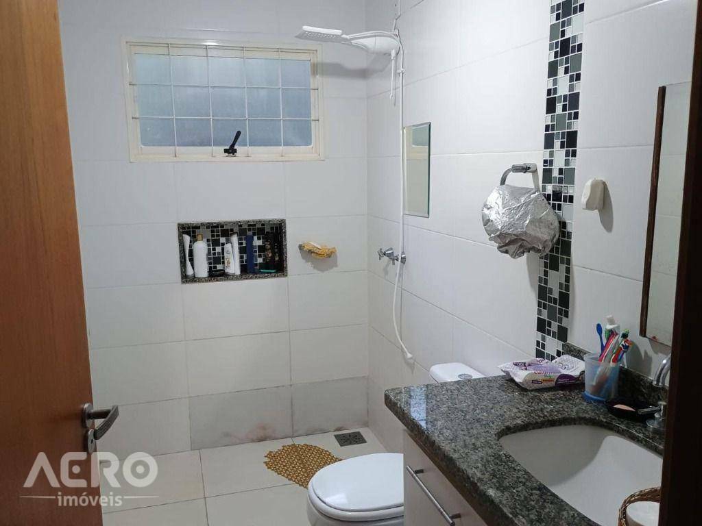 Casa à venda com 3 quartos, 106m² - Foto 13