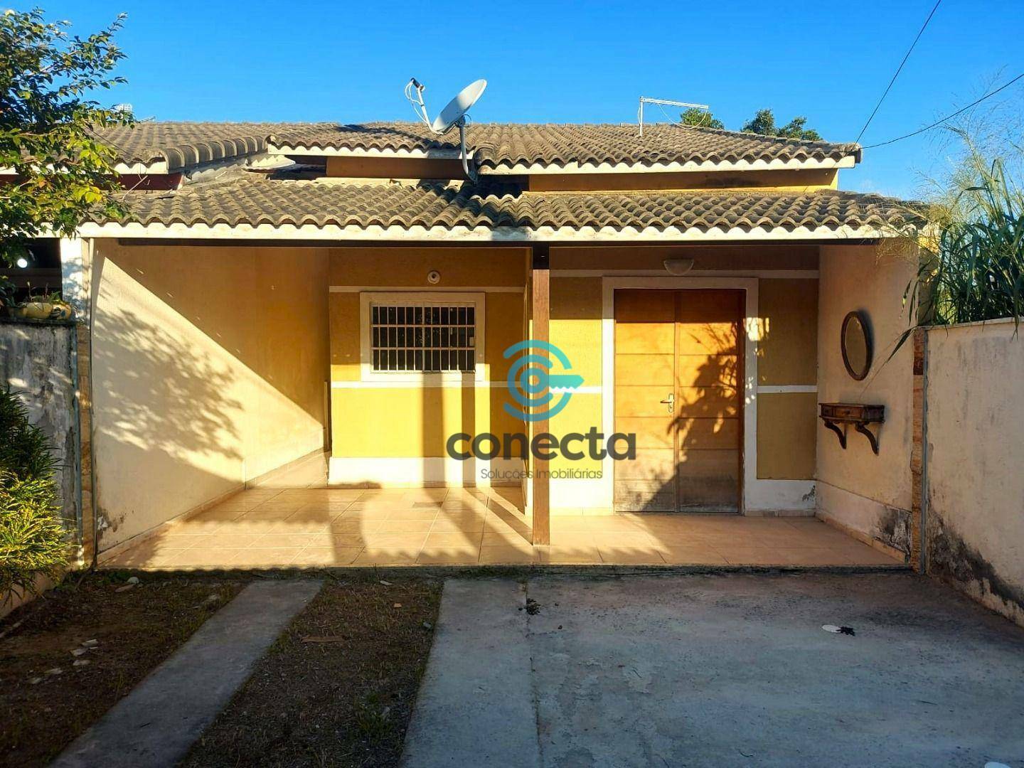 Casa à venda com 4 quartos, 100m² - Foto 1