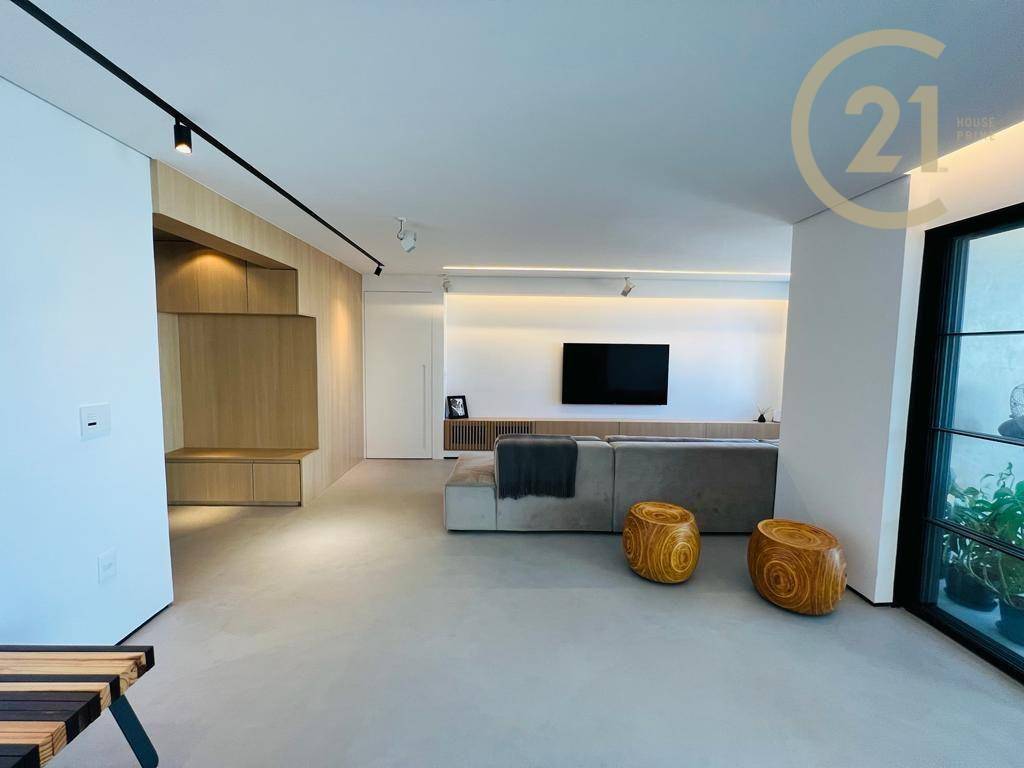 Apartamento à venda com 3 quartos, 241m² - Foto 6