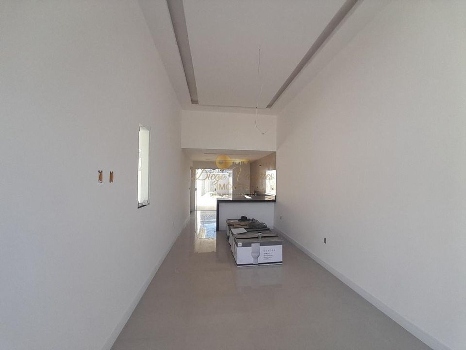 Casa à venda com 2 quartos, 225m² - Foto 2