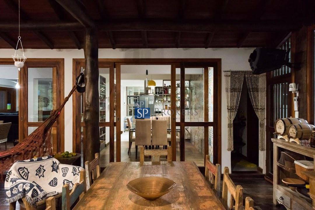 Casa à venda com 5 quartos, 378m² - Foto 8