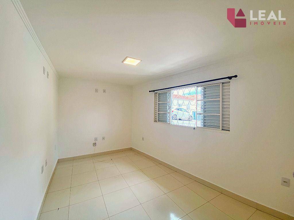 Casa para alugar com 2 quartos, 90m² - Foto 4