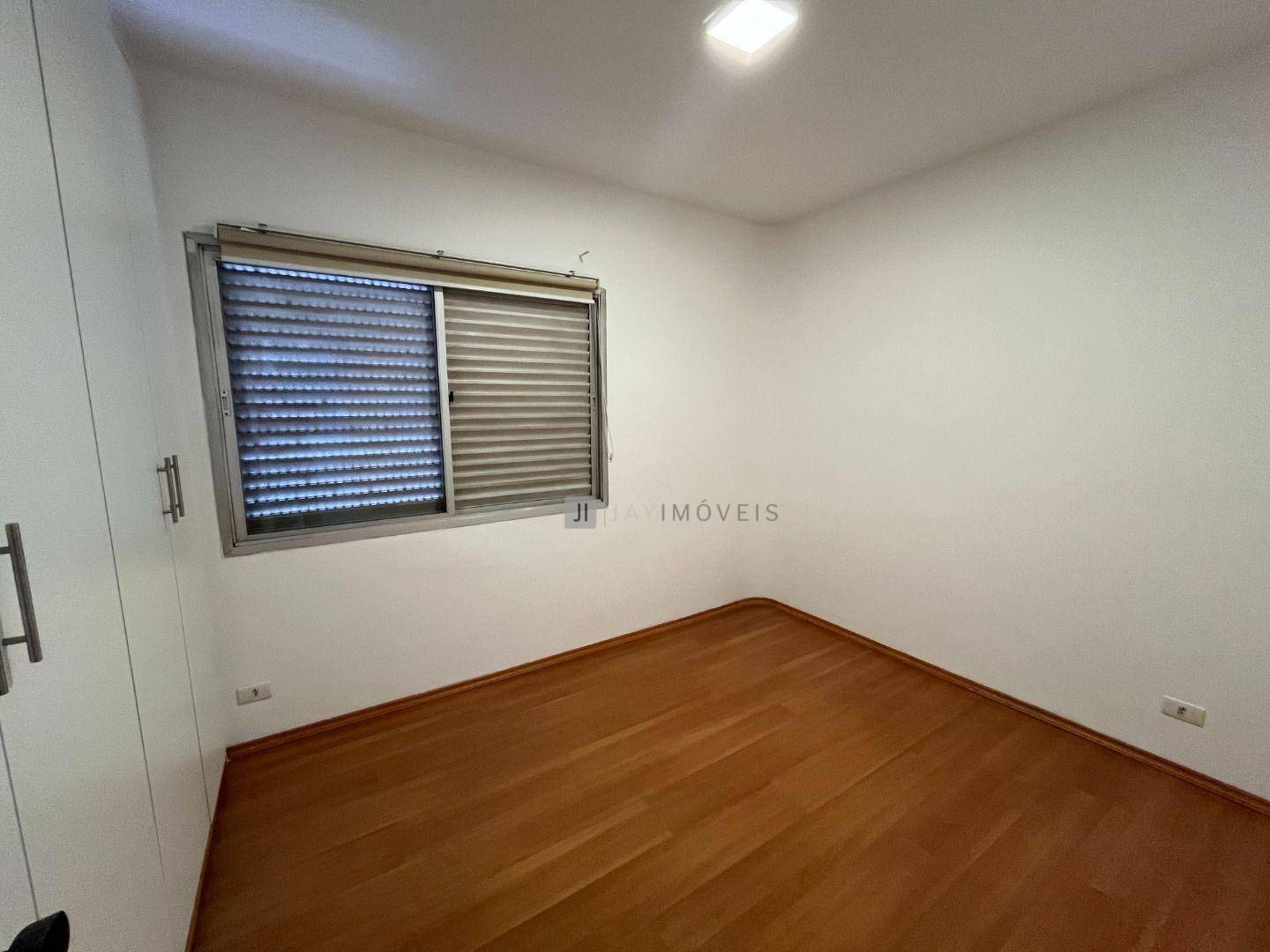 Apartamento para alugar com 4 quartos, 130m² - Foto 7