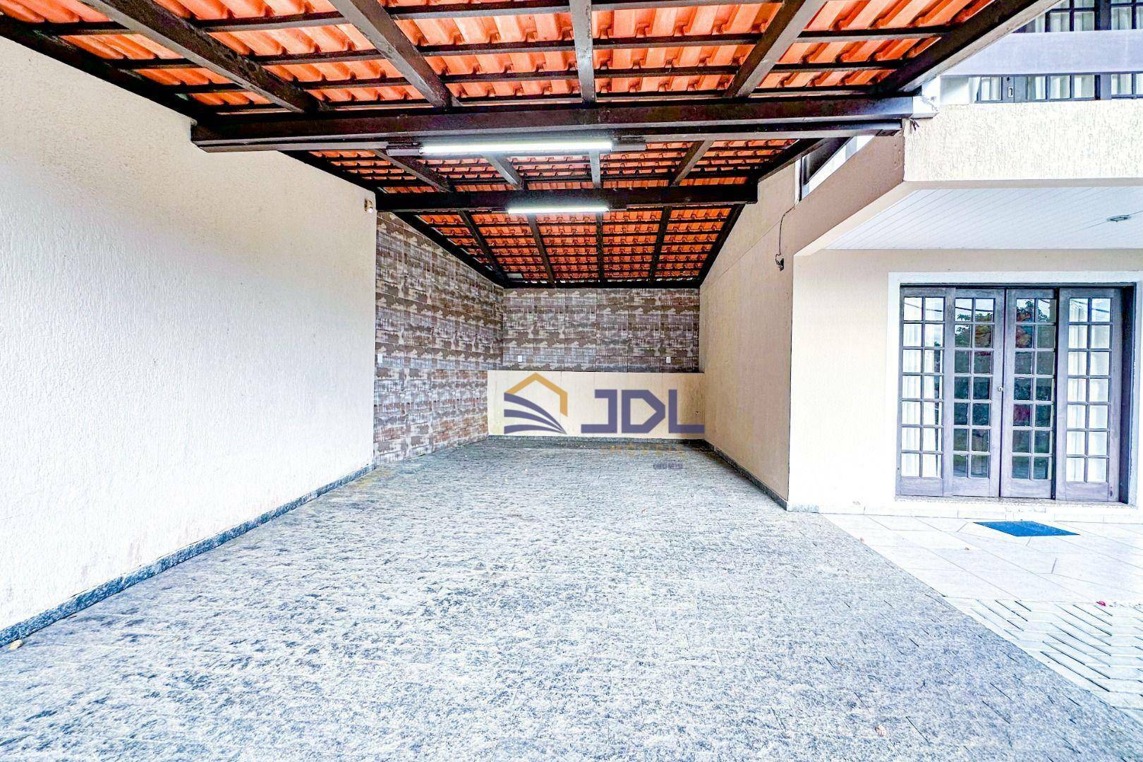 Casa à venda com 5 quartos, 300m² - Foto 4