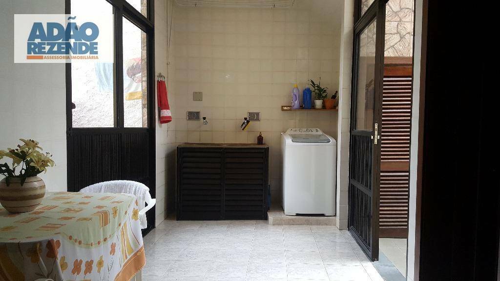 Casa à venda com 5 quartos, 270m² - Foto 14