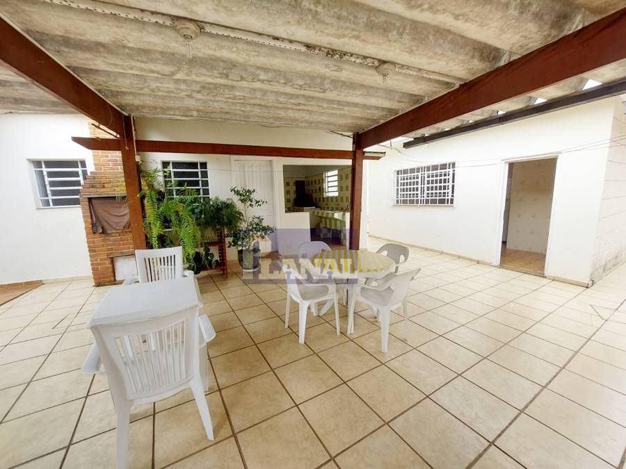 Casa à venda com 3 quartos, 159m² - Foto 18