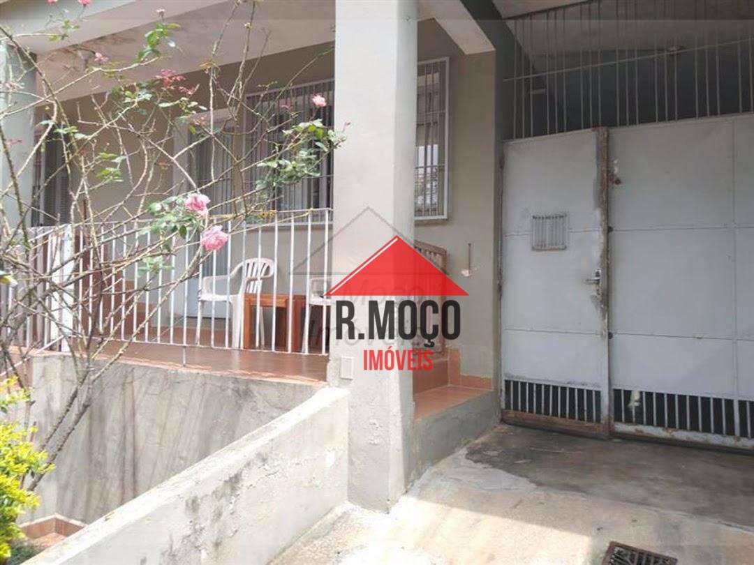 Casa à venda com 3 quartos, 300m² - Foto 3