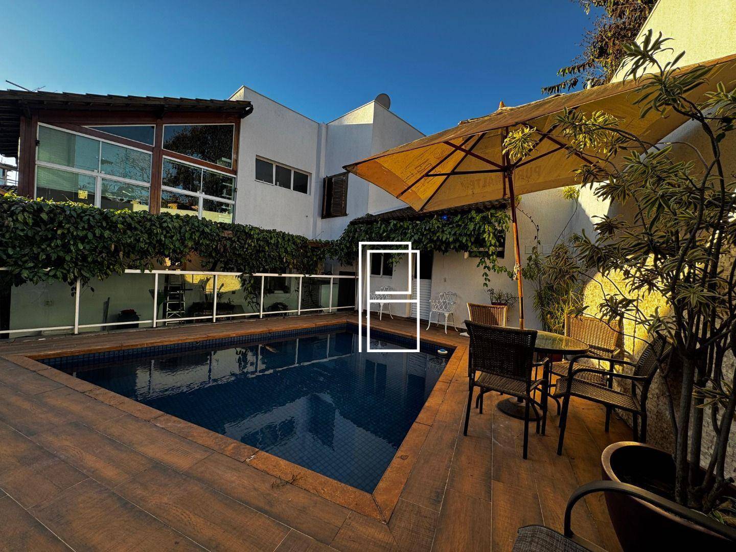 Casa, 4 quartos, 300 m² - Foto 1