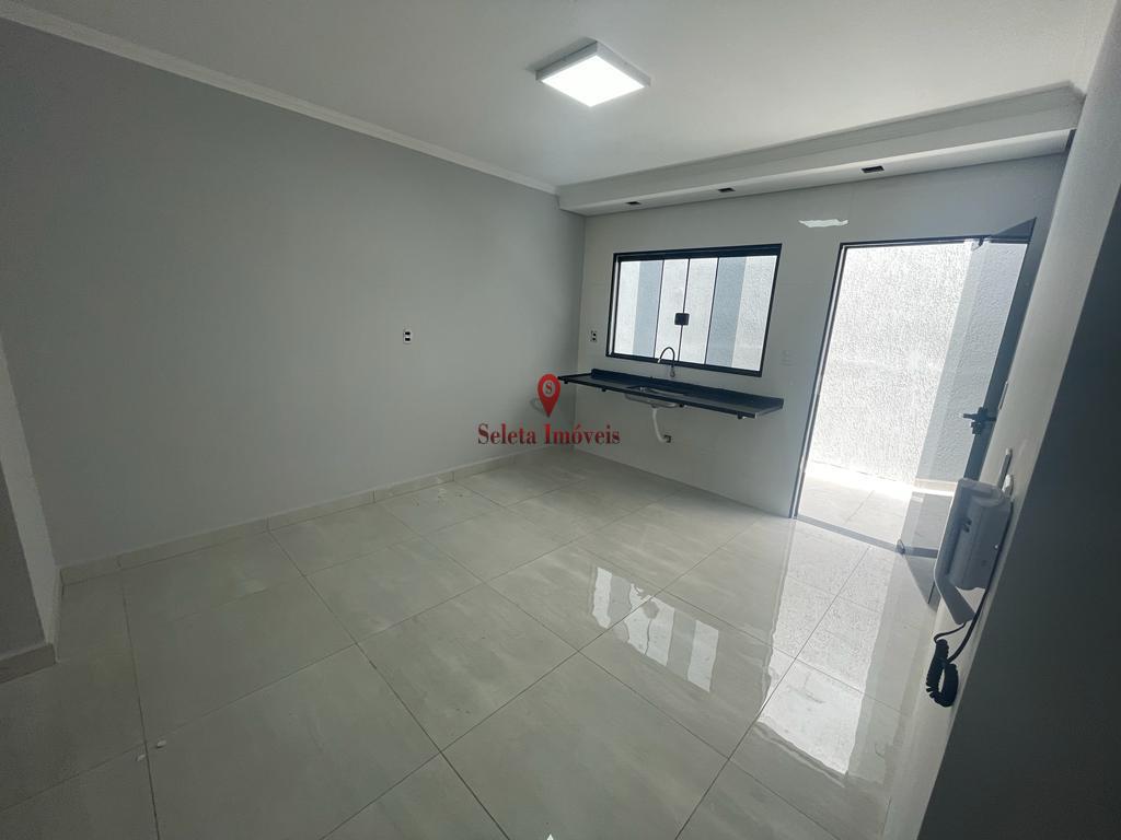 Casa à venda com 2 quartos, 90m² - Foto 4